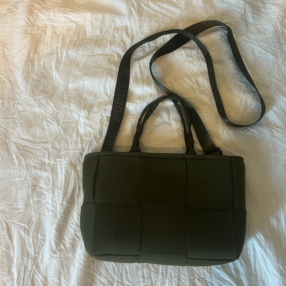 Green Tote Bag with Durable Canvas and Leather Handles - Picture 5 of 7